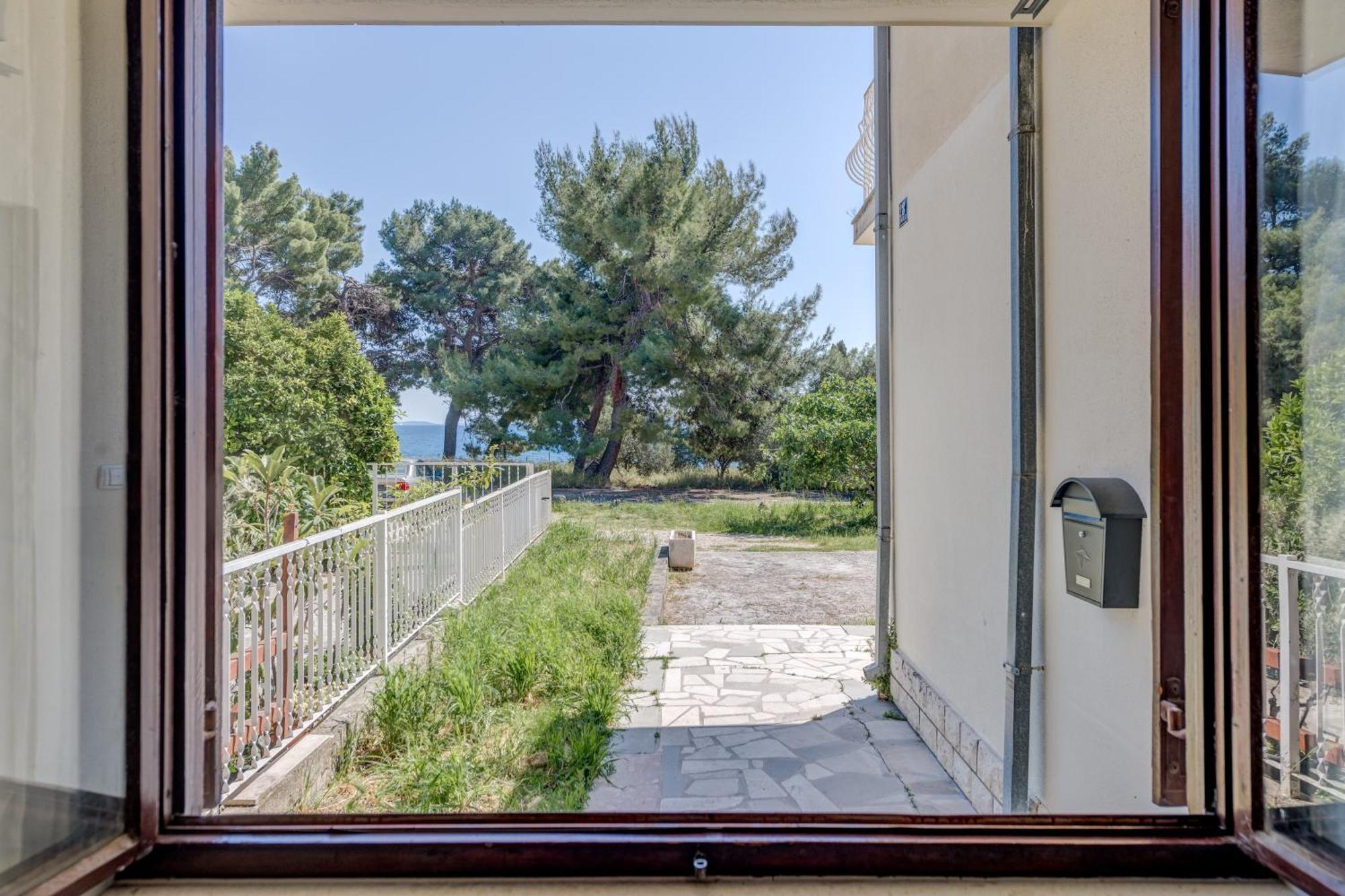 Apartment Beachfront Drazen, With Garden And Parking *