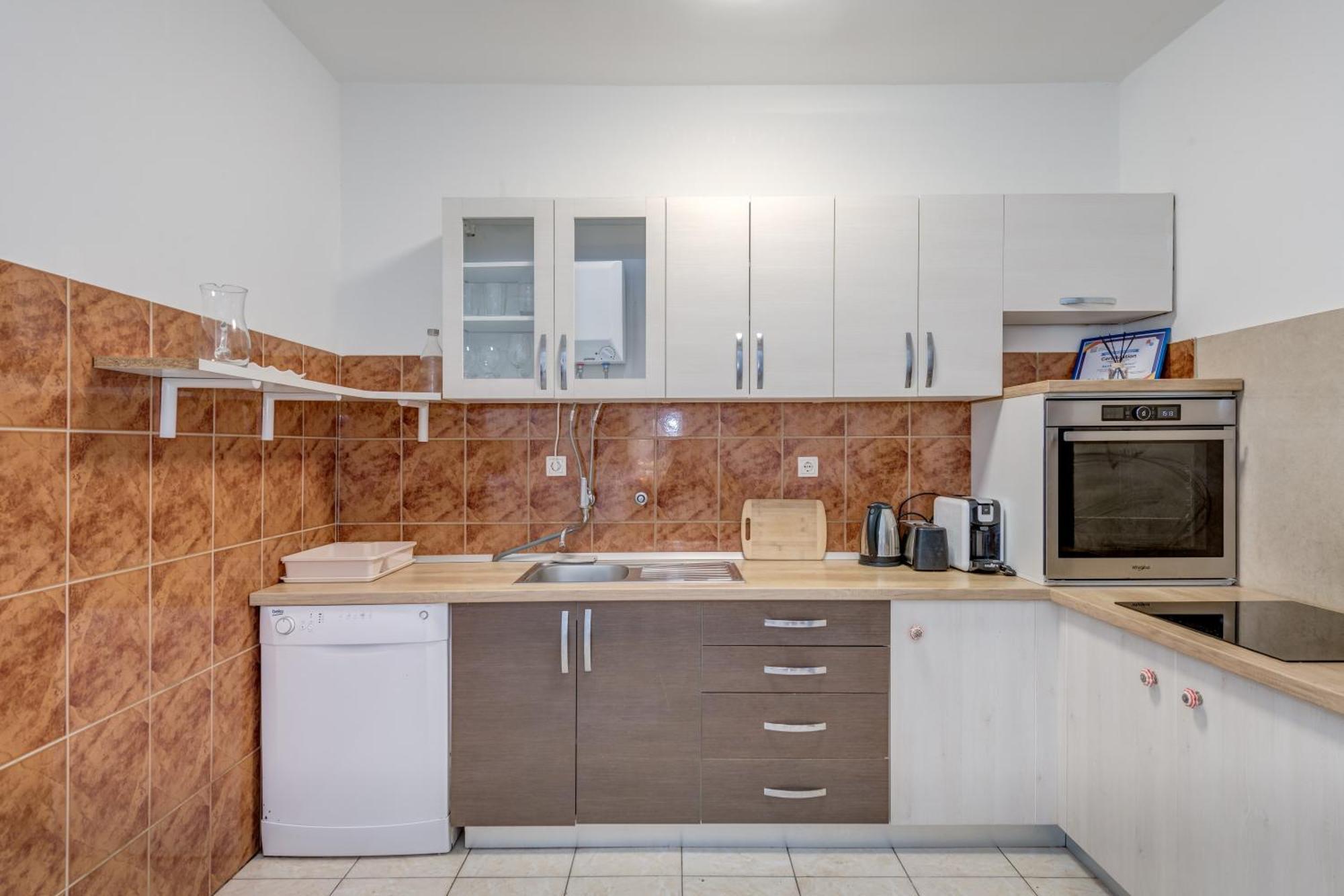 Apartment Beachfront Drazen, With Garden And Parking *