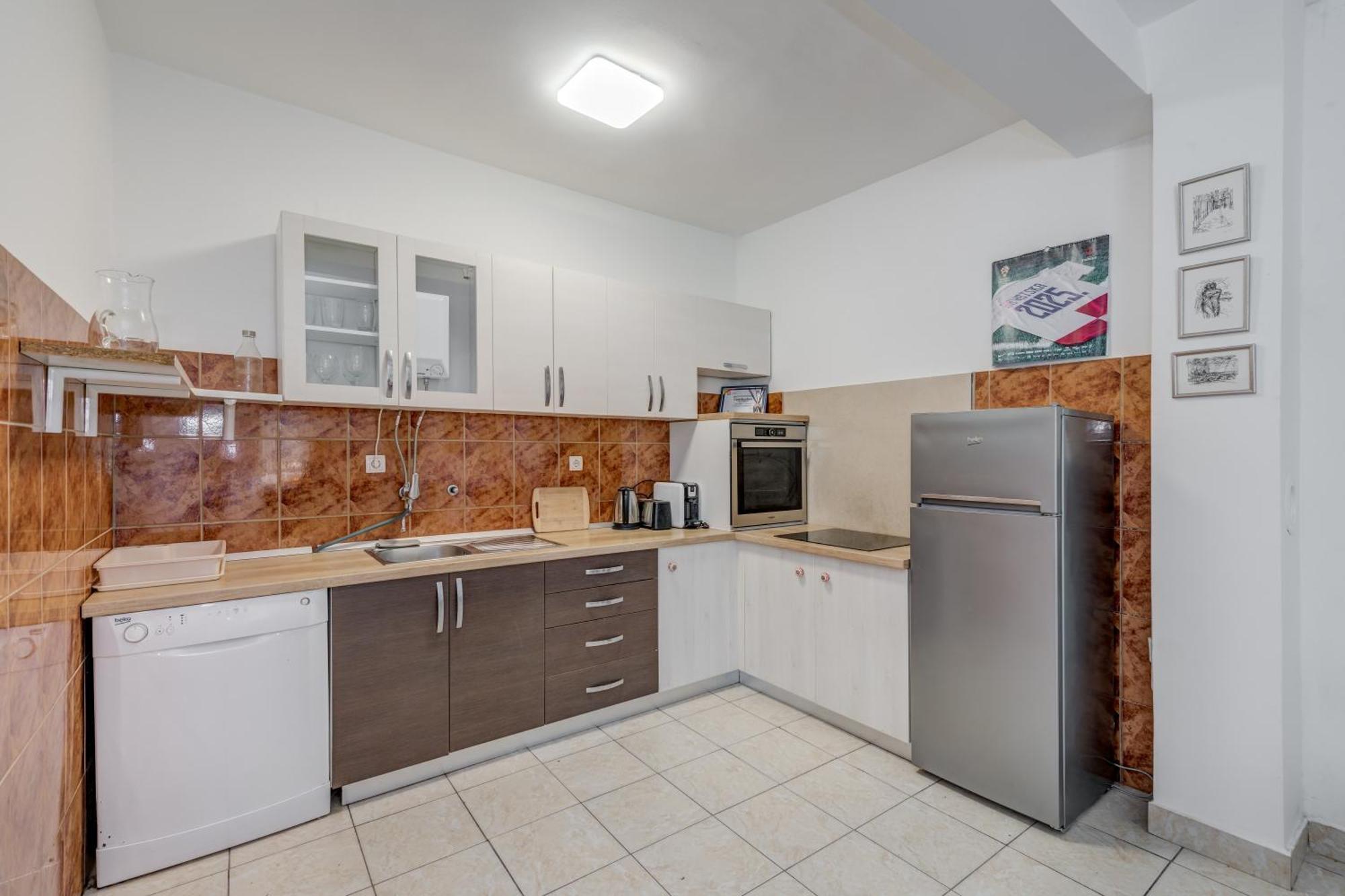 Apartment Beachfront Drazen, With Garden And Parking